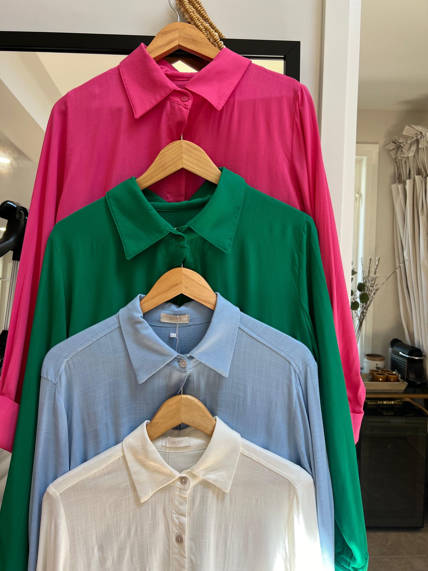 Charming Green Button-Up: Your New Playful Long-Sleeve Favorite