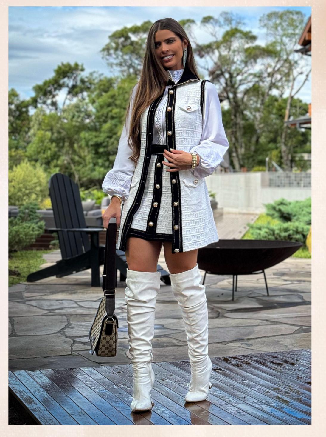 Flexible Multi-Size Stylish Stop with Matching Skirt – Black & White Trim Options