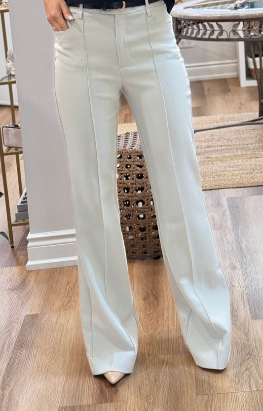 Light Gray Pants: Playful Chic for Every Day