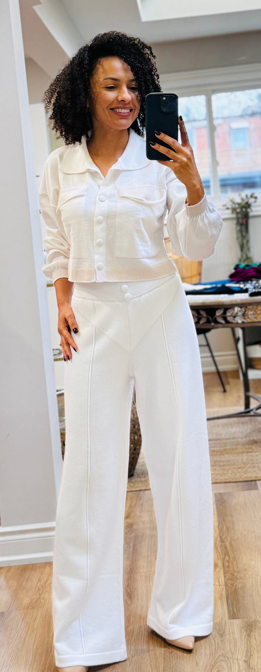 Effortless Chic: The Perfect White Two-Piece for Work and Play